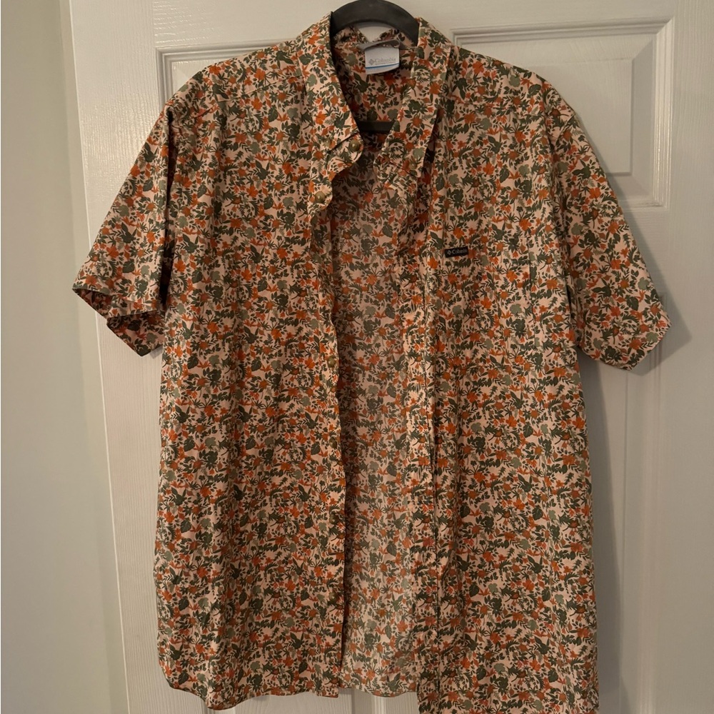 NWOT men’s Columbia short sleeve button down